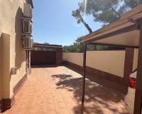 Resale - Villa -
Torrevieja - Costa Blanca