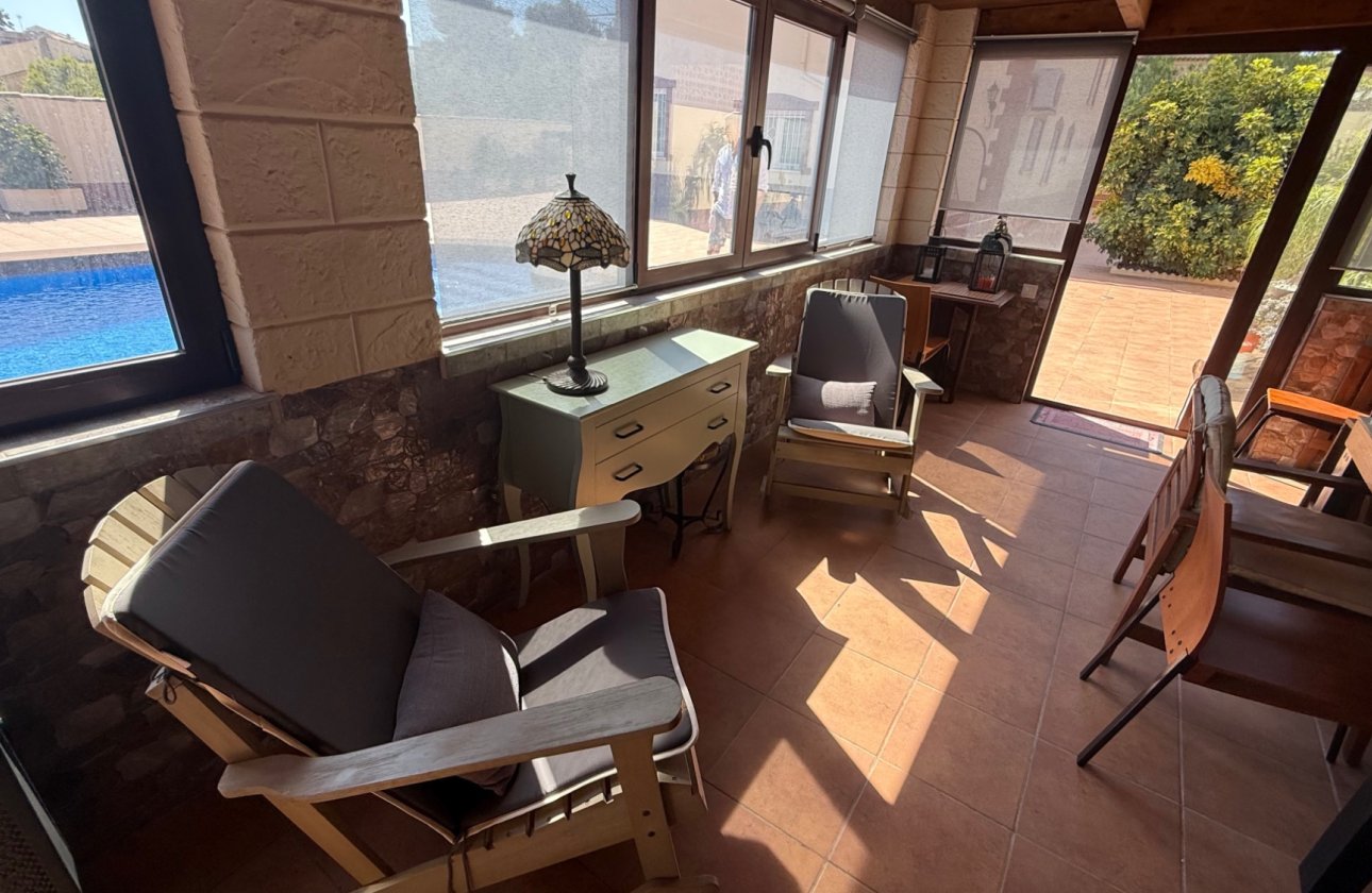 Resale - Villa -
Torrevieja - Costa Blanca