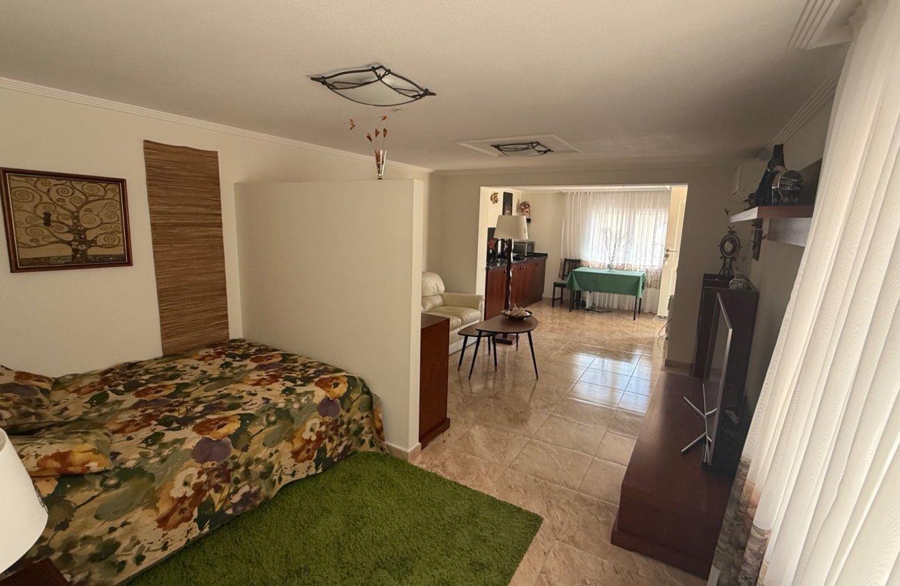 Resale - Villa -
Torrevieja - Costa Blanca