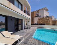 Resale - Villa -
Torrevieja - Costa Blanca