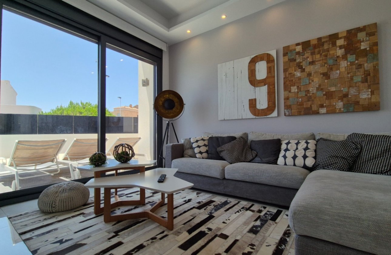 Resale - Villa -
Torrevieja - Costa Blanca