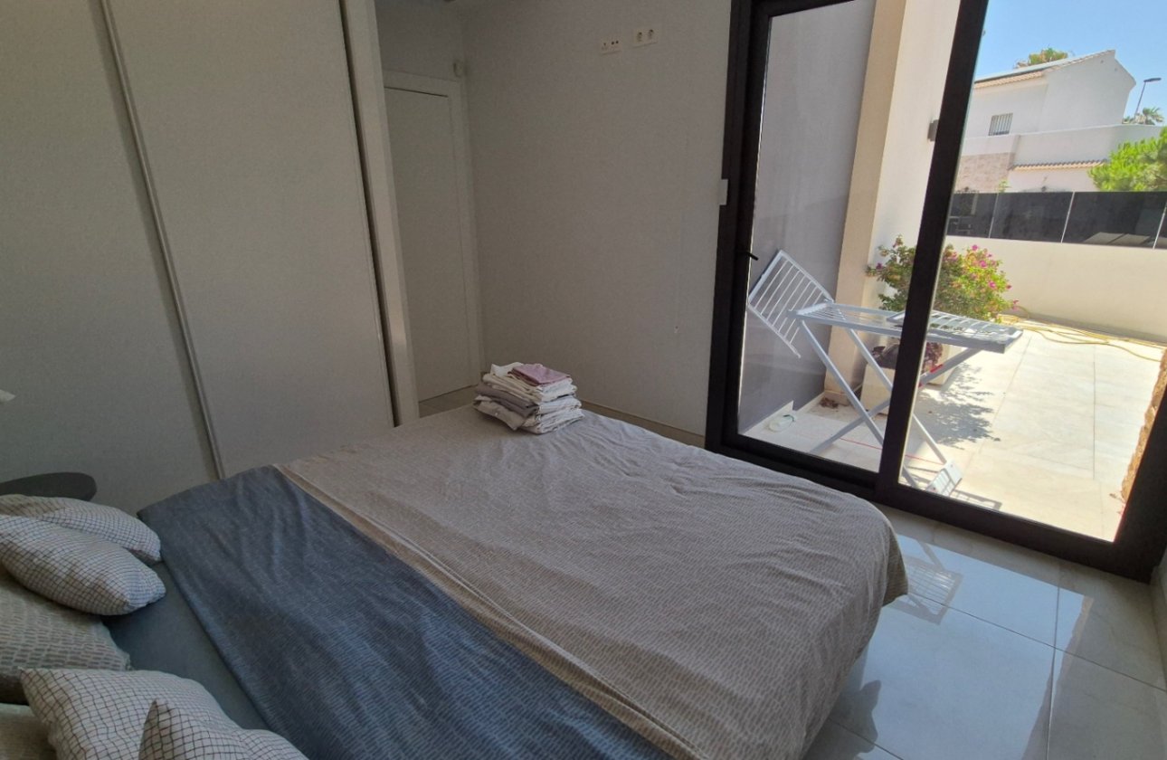 Resale - Villa -
Torrevieja - Costa Blanca