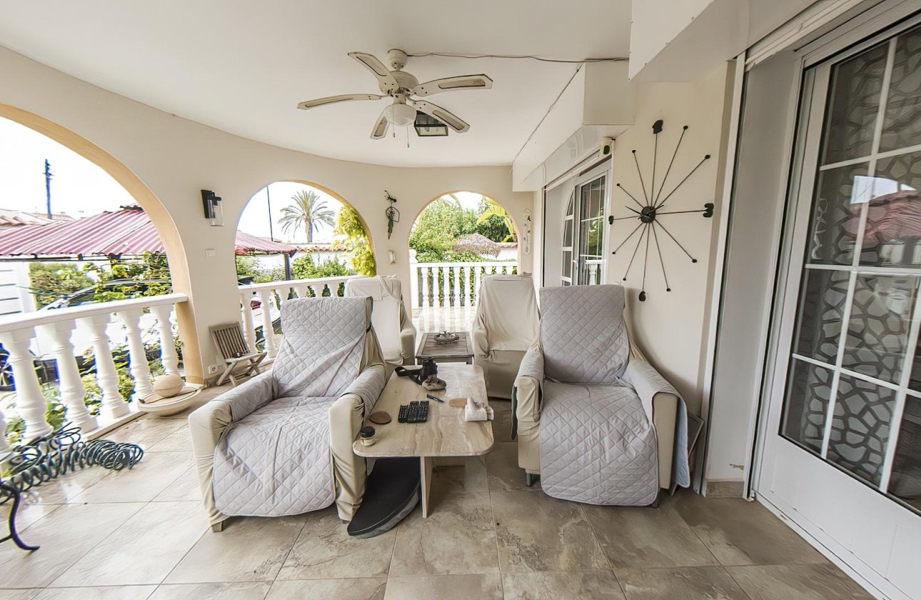 Resale - Villa -
Torrevieja - Costa Blanca