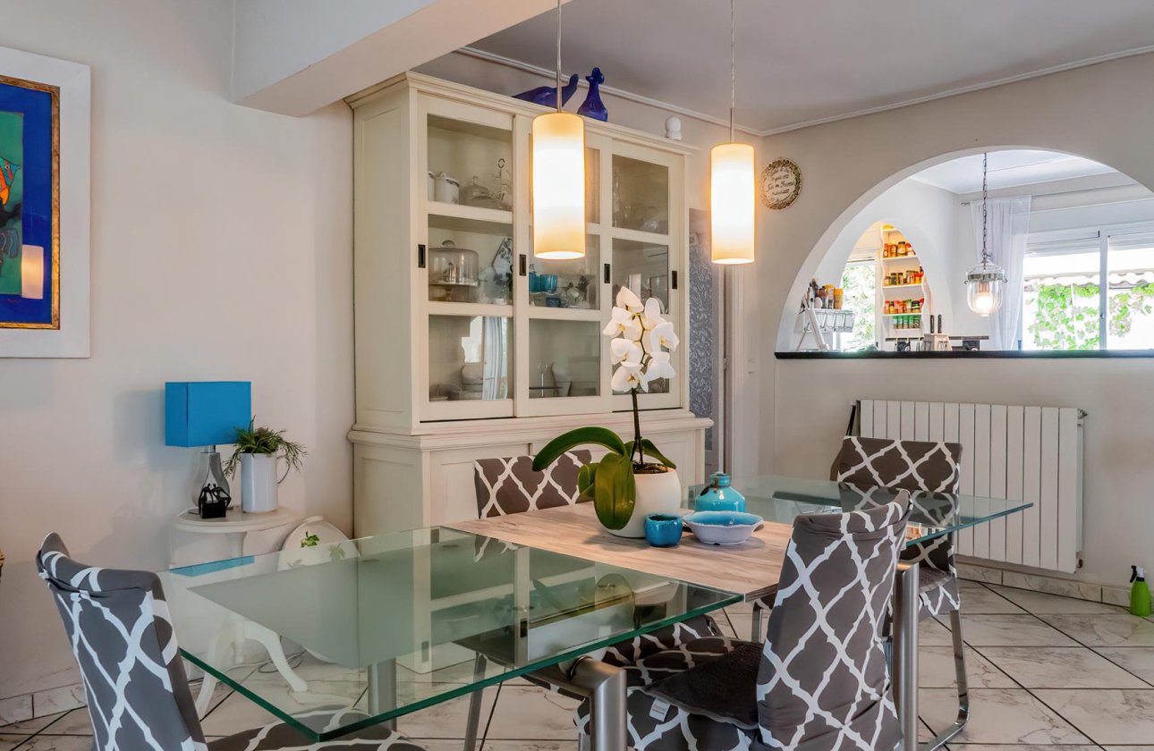 Resale - Villa -
Torrevieja - Costa Blanca