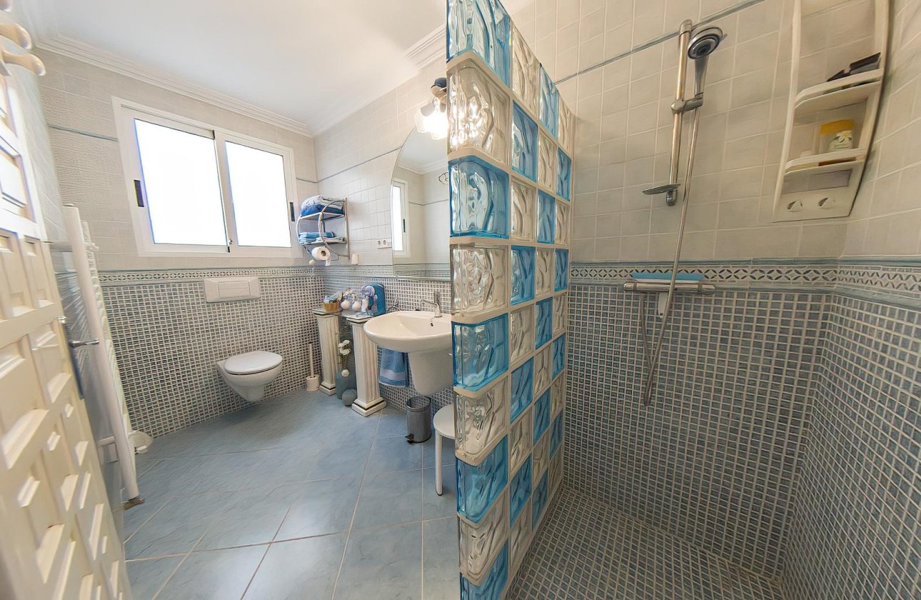 Resale - Villa -
Torrevieja - Costa Blanca