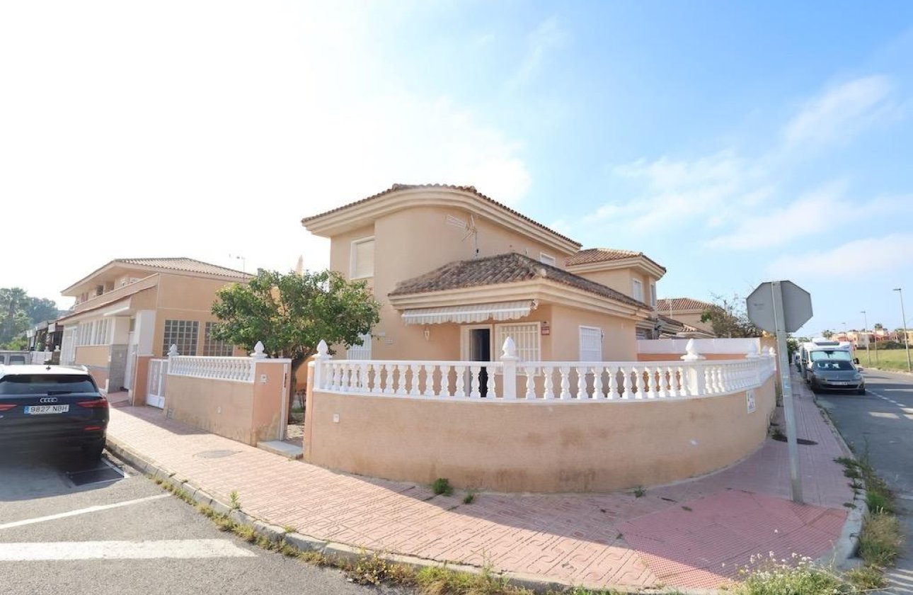 Resale - Villa -
Torrevieja - Costa Blanca