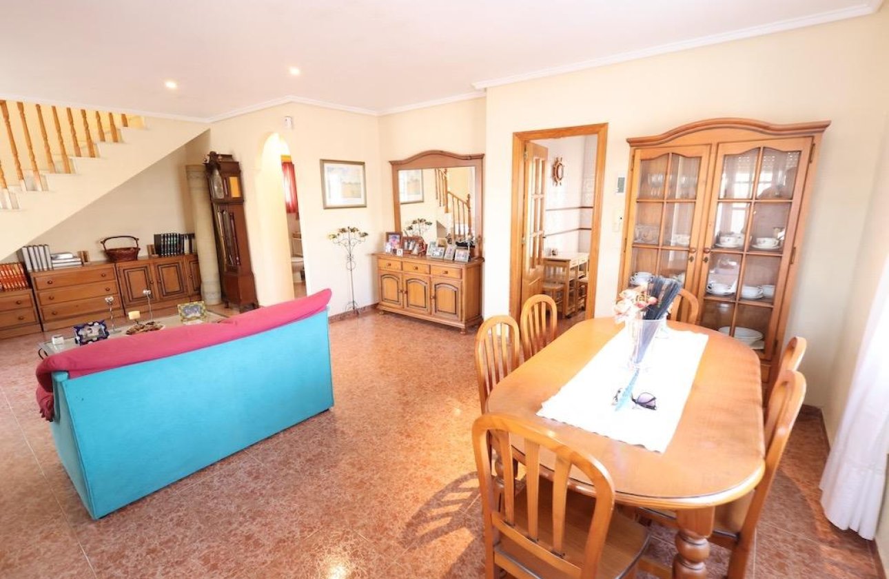 Resale - Villa -
Torrevieja - Costa Blanca