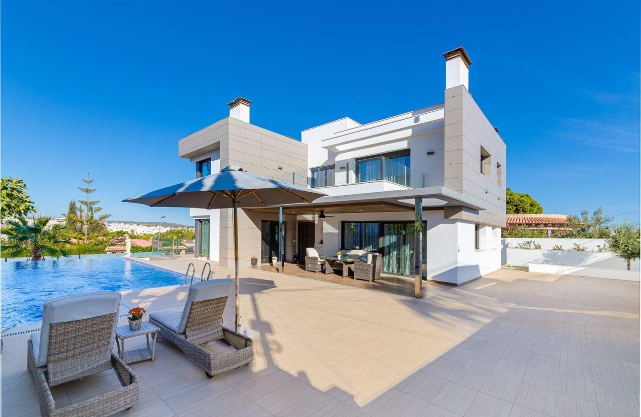 Resale - Villa -
Torrevieja - Costa Blanca