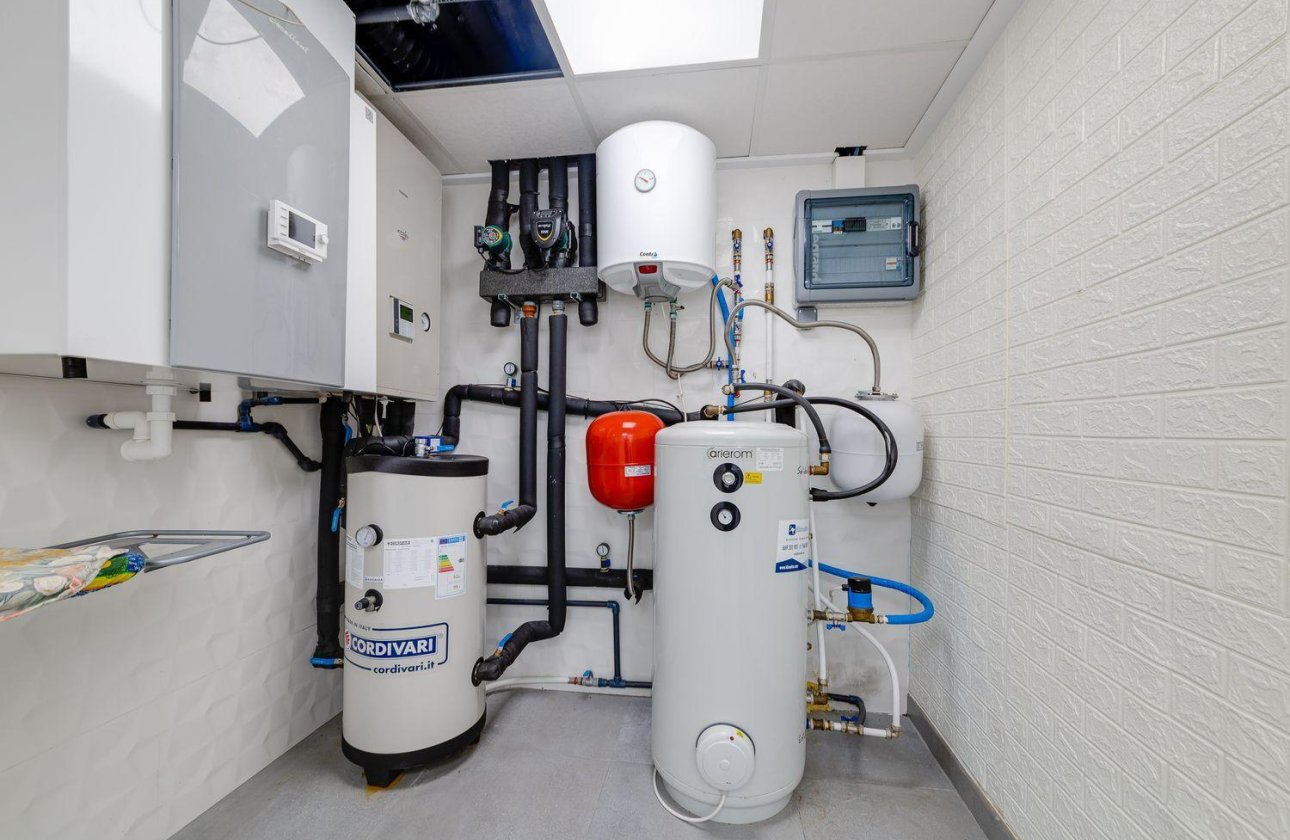 Resale - Villa -
Torrevieja - Costa Blanca