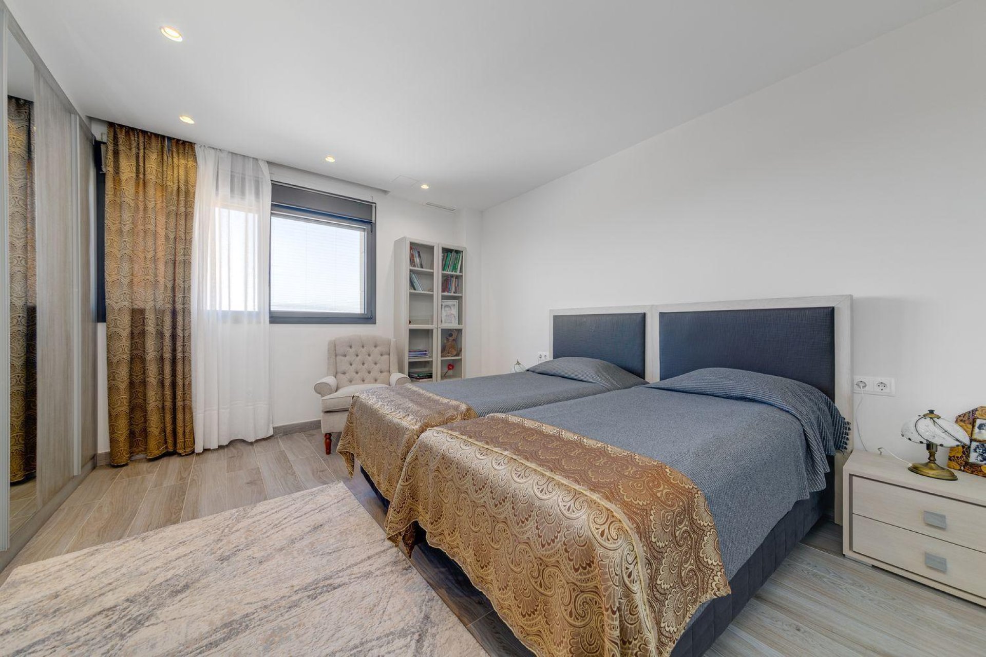 Resale - Villa -
Torrevieja - Costa Blanca
