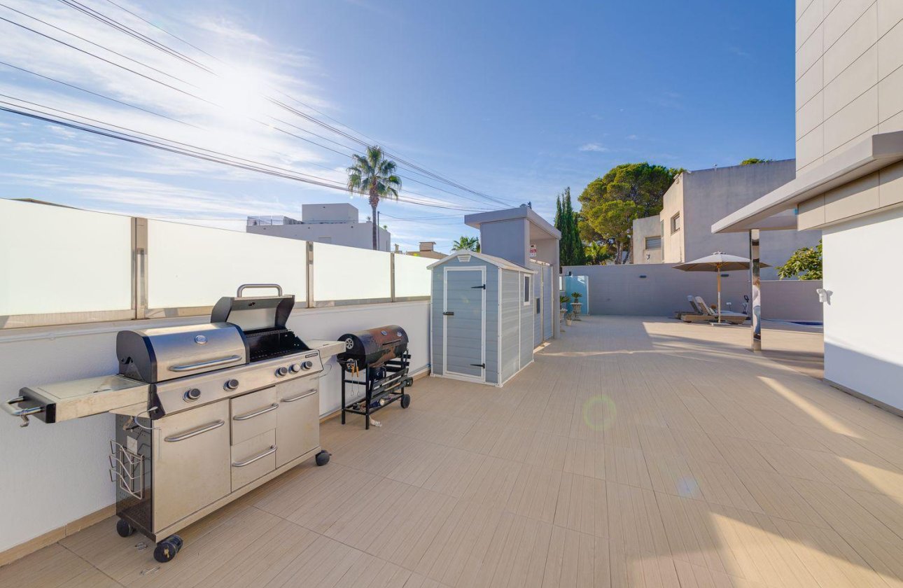 Resale - Villa -
Torrevieja - Costa Blanca