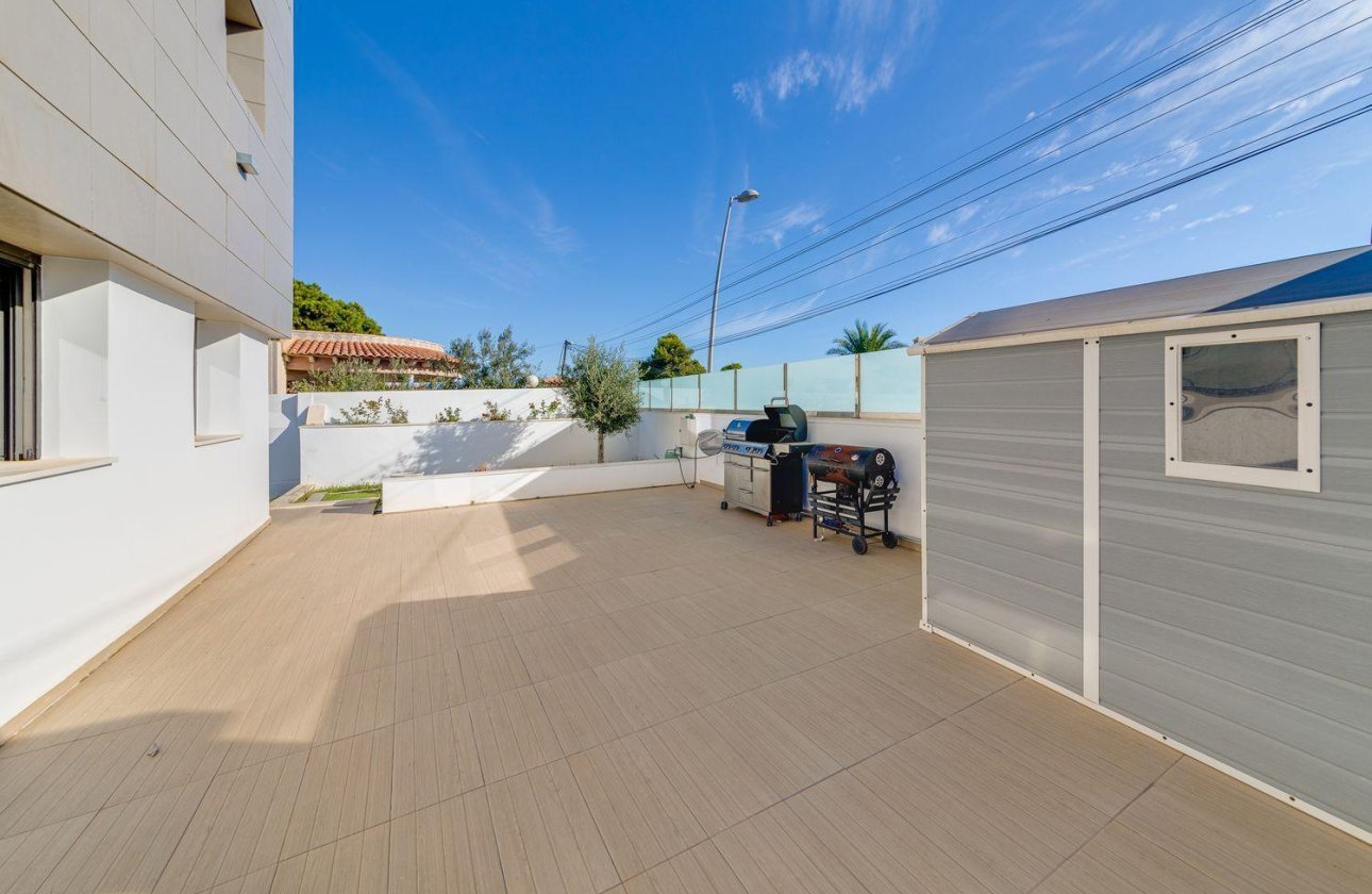 Resale - Villa -
Torrevieja - Costa Blanca