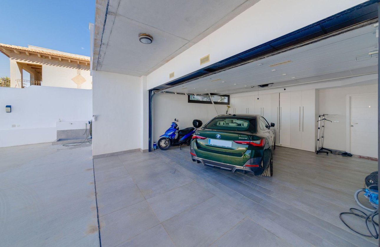 Resale - Villa -
Torrevieja - Costa Blanca