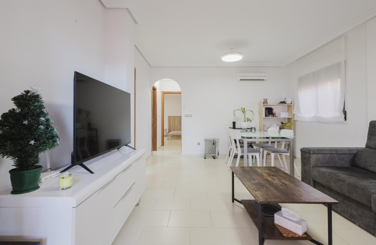 Resale - Villa -
Torrevieja - Costa Blanca