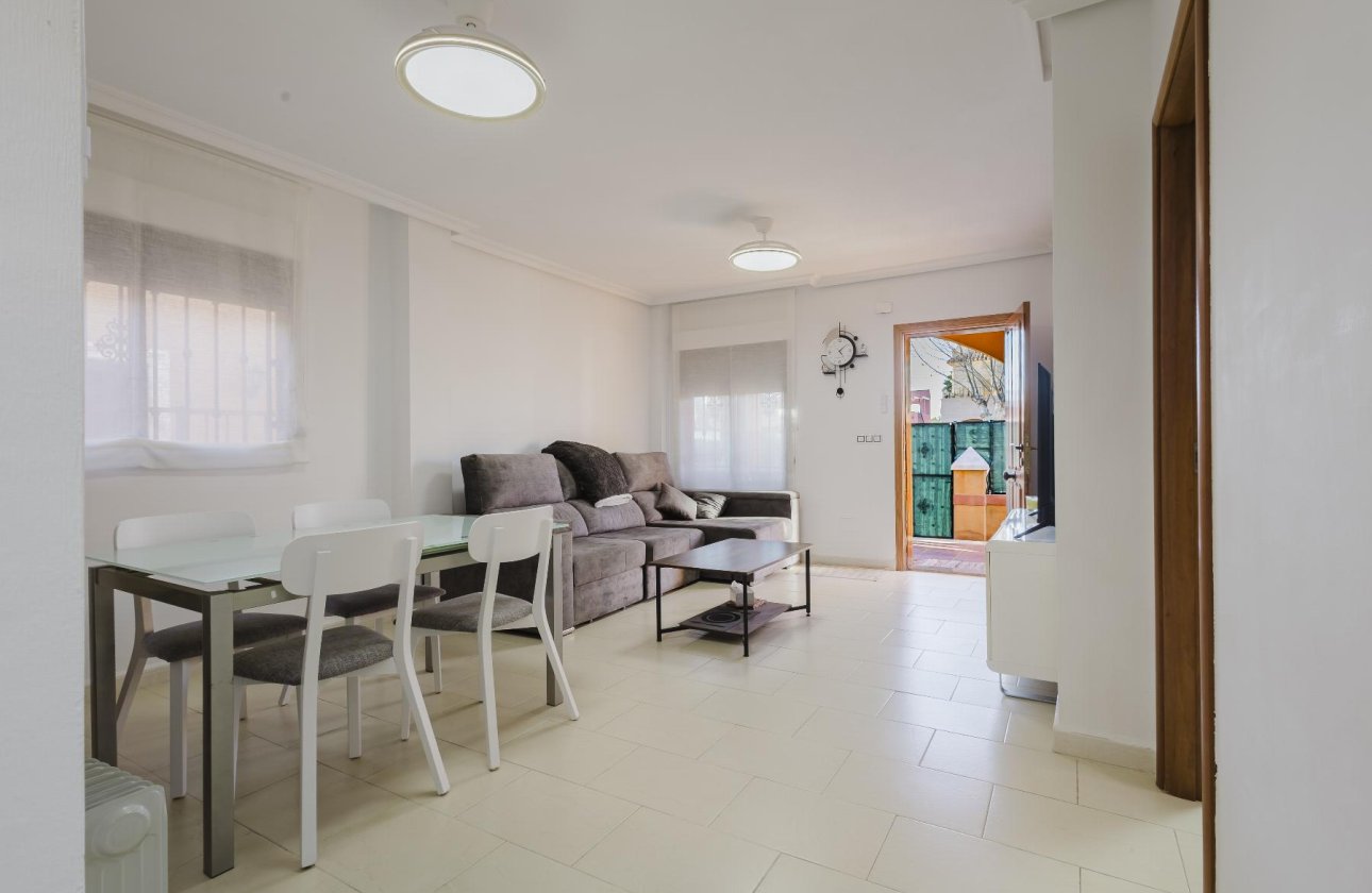 Resale - Villa -
Torrevieja - Costa Blanca