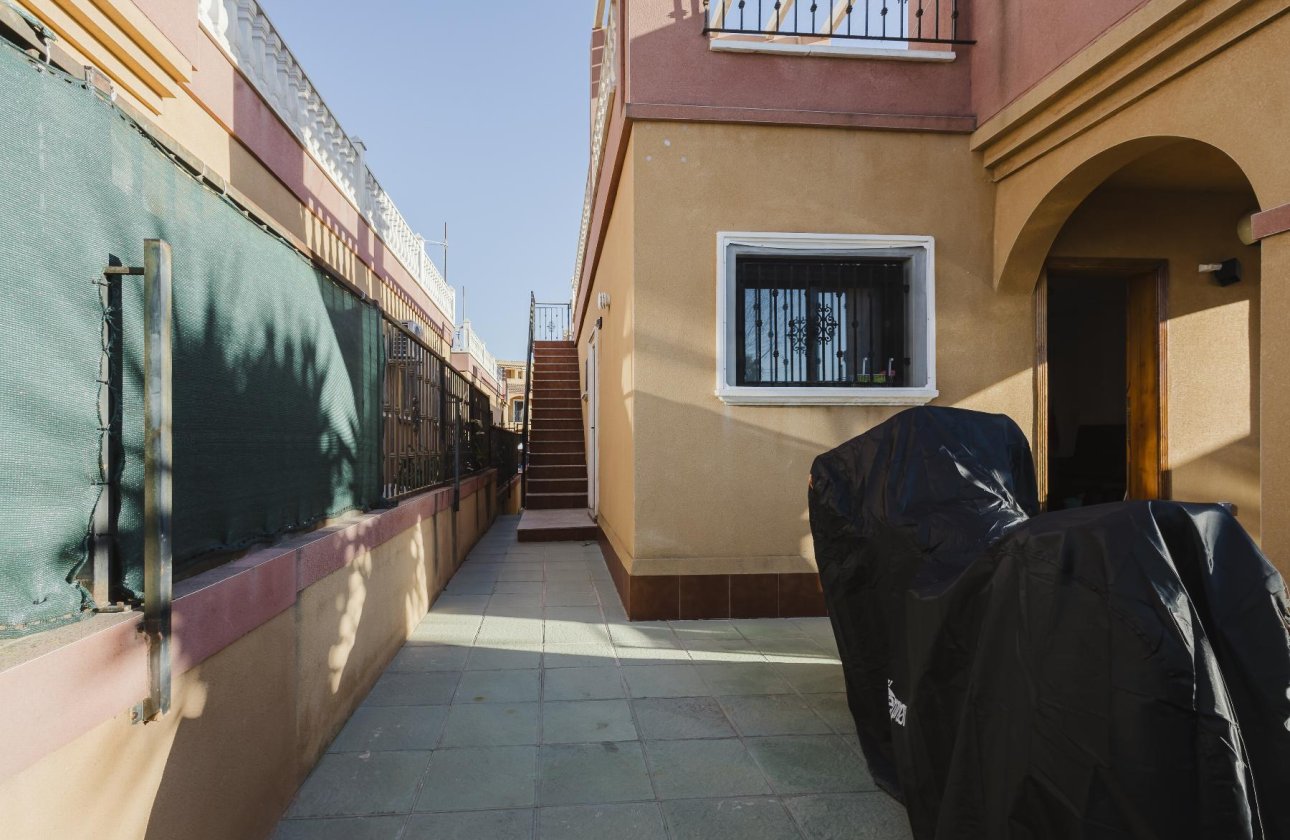 Resale - Villa -
Torrevieja - Costa Blanca