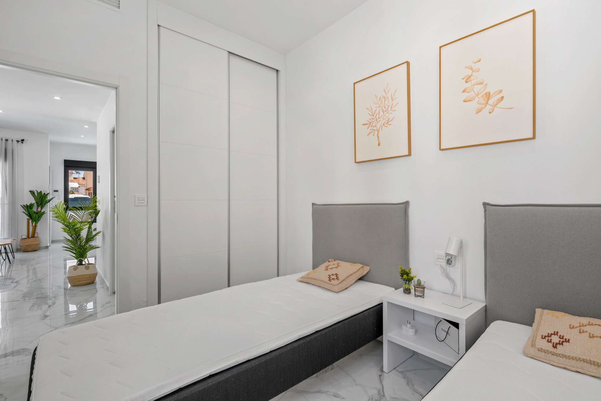 Resale - Villa -
Torrevieja - Costa Blanca