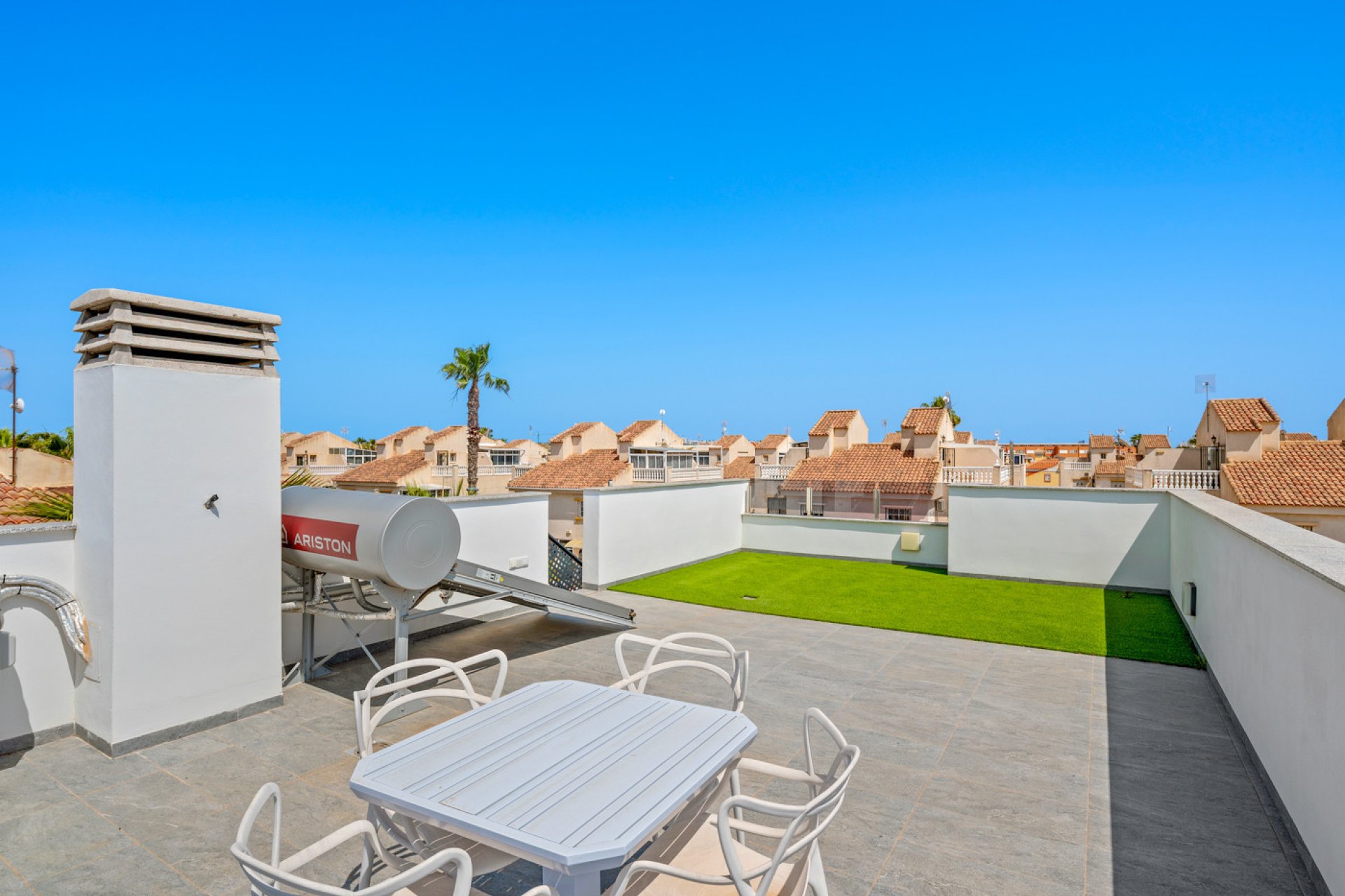 Resale - Villa -
Torrevieja - Costa Blanca