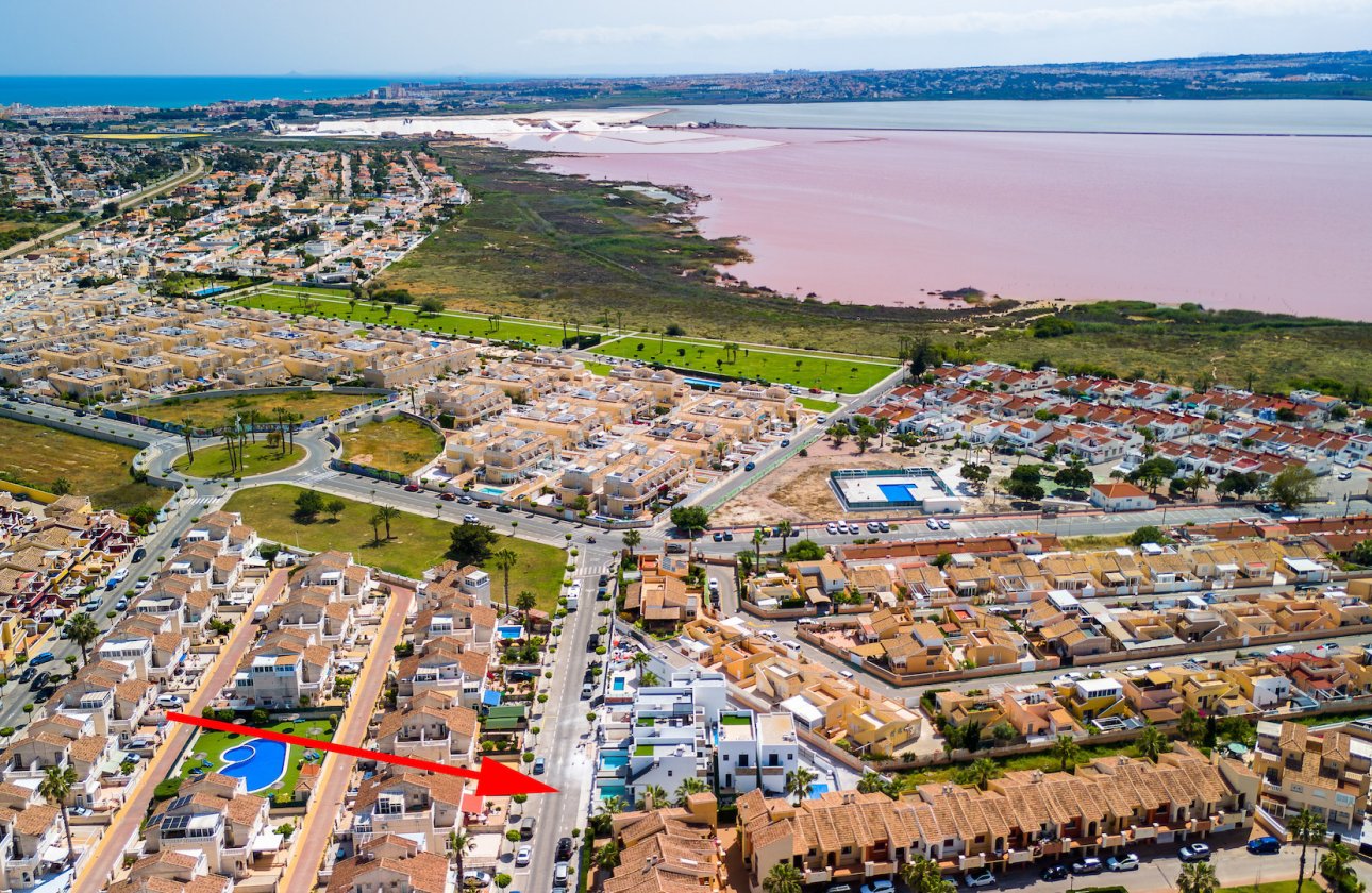 Resale - Villa -
Torrevieja - Costa Blanca