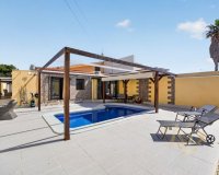 Resale - Villa -
Torrevieja - Costa Blanca
