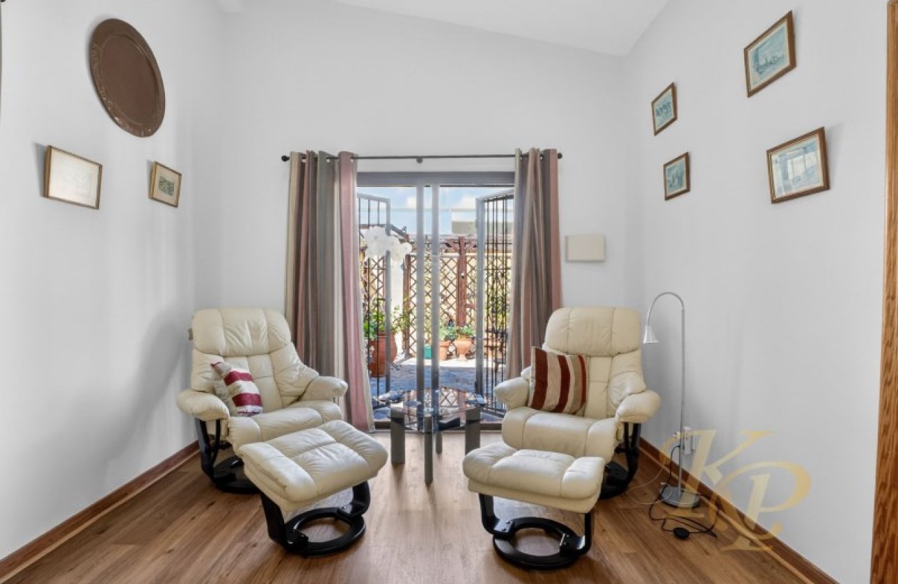 Resale - Villa -
Torrevieja - Costa Blanca