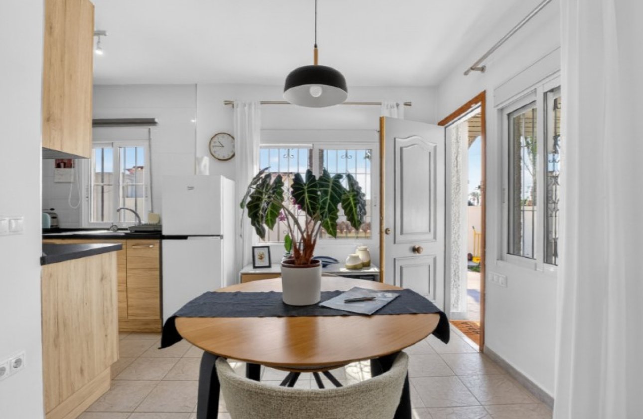 Resale - Villa -
Torrevieja - Costa Blanca