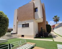 Resale - Villa -
Torrevieja - Costa Blanca