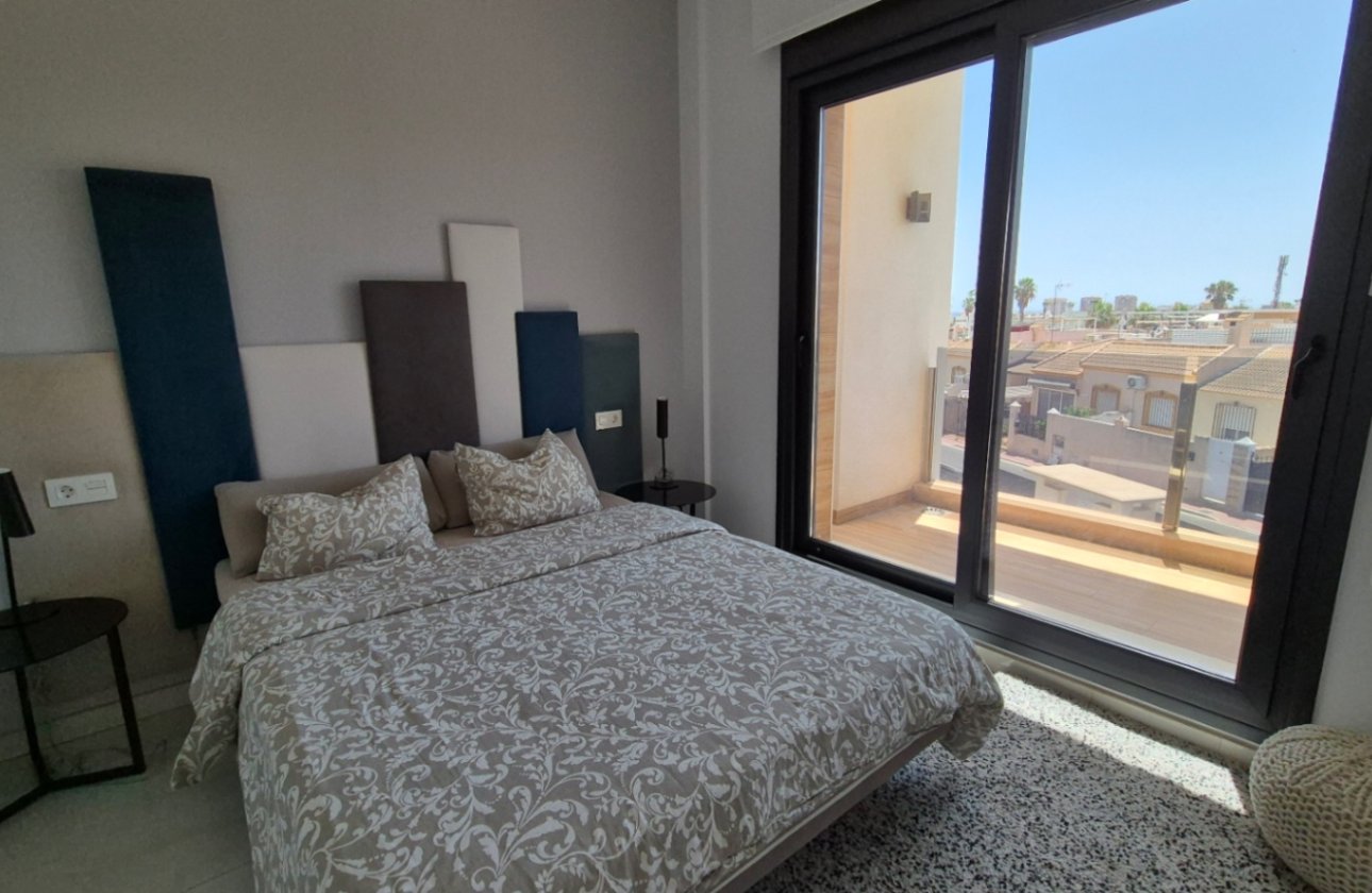 Resale - Villa -
Torrevieja - Costa Blanca