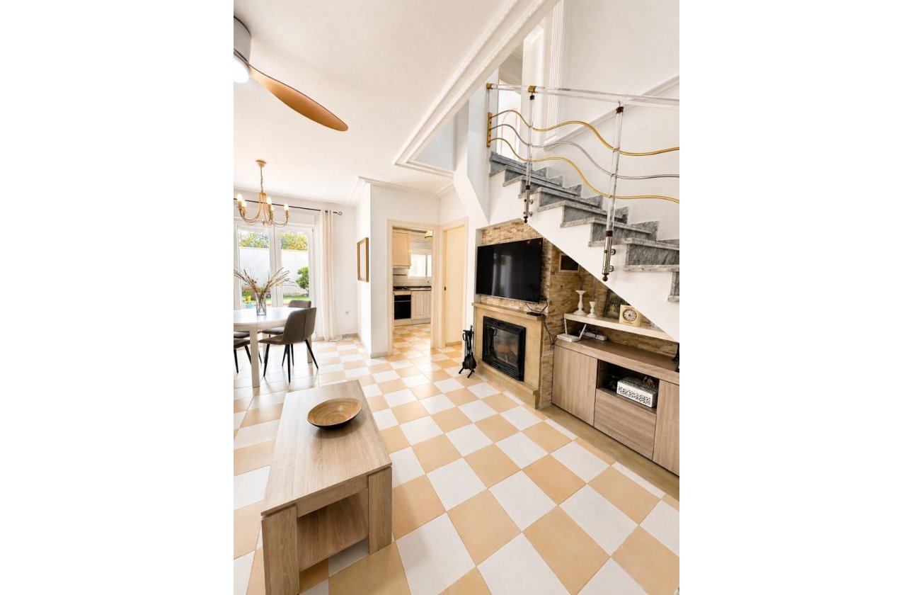Resale - Villa -
Torrevieja - Costa Blanca