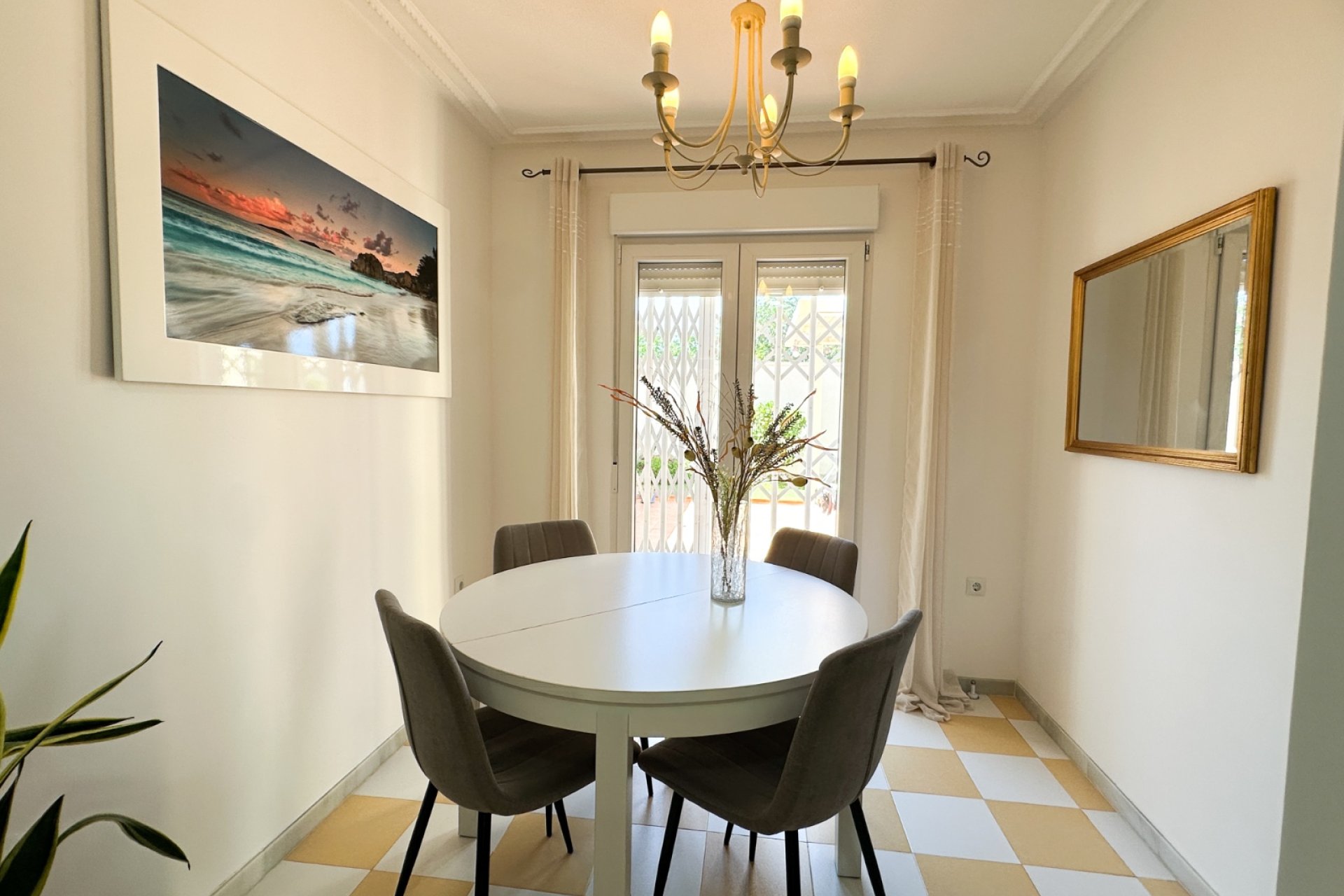 Resale - Villa -
Torrevieja - Costa Blanca