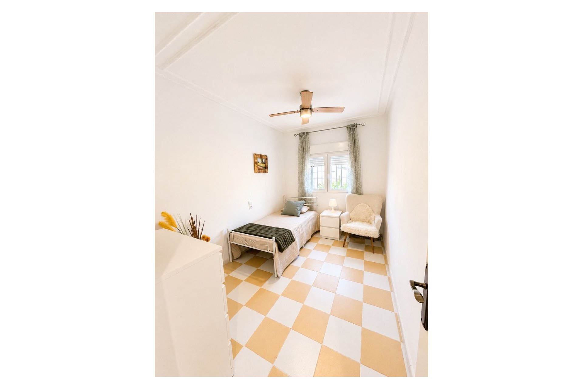 Resale - Villa -
Torrevieja - Costa Blanca