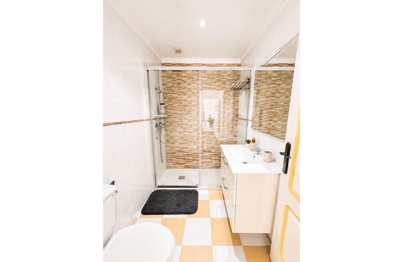 Resale - Villa -
Torrevieja - Costa Blanca