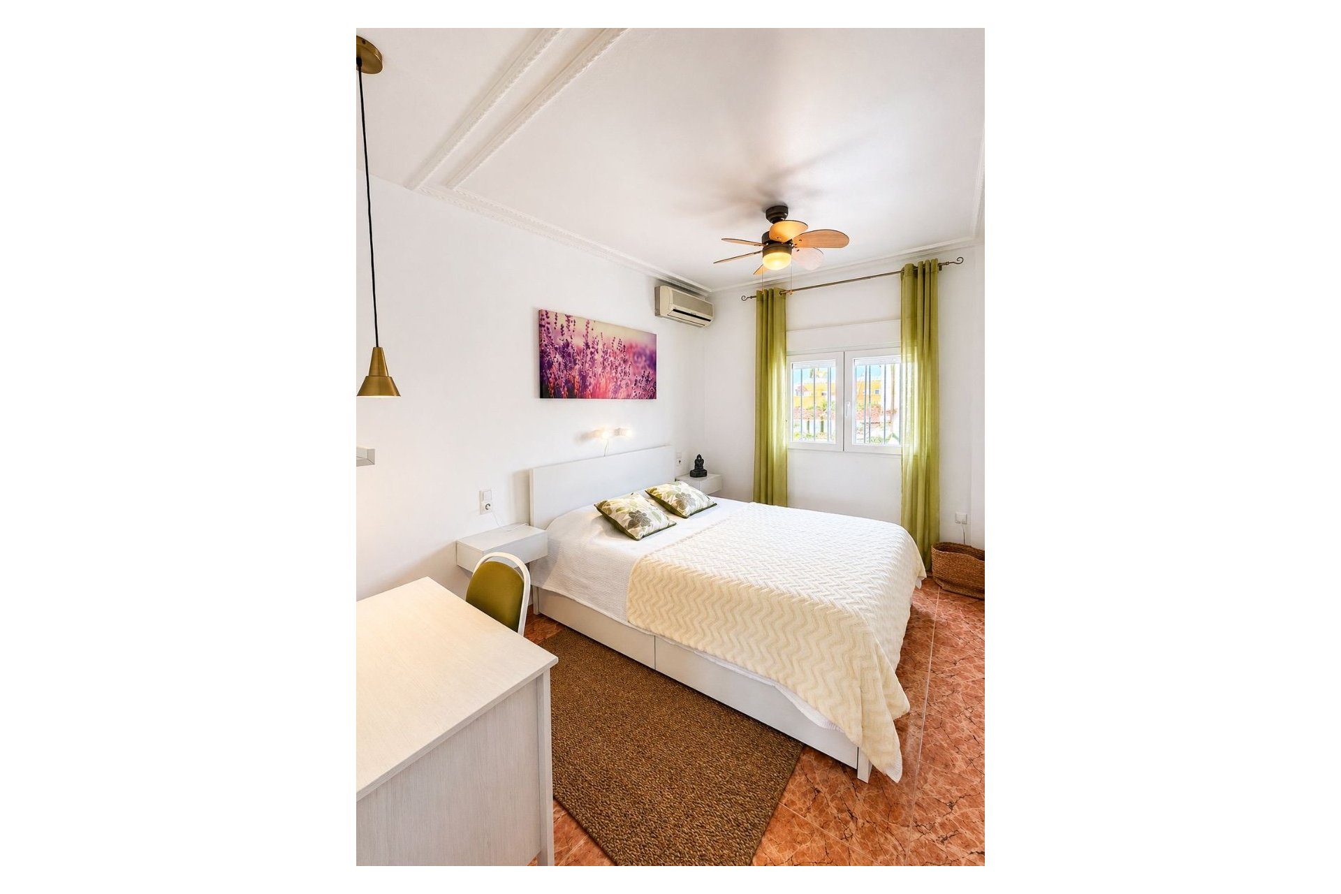 Resale - Villa -
Torrevieja - Costa Blanca