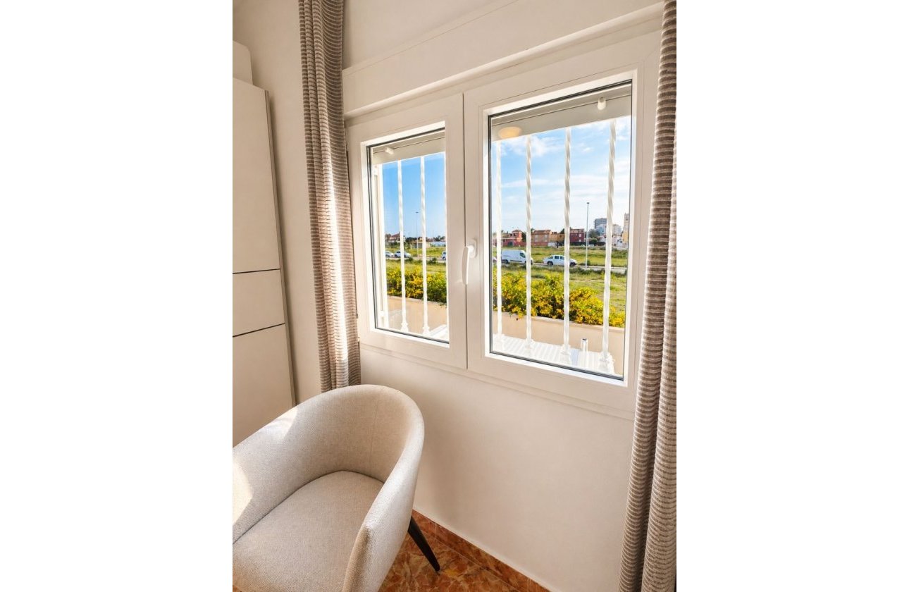 Resale - Villa -
Torrevieja - Costa Blanca