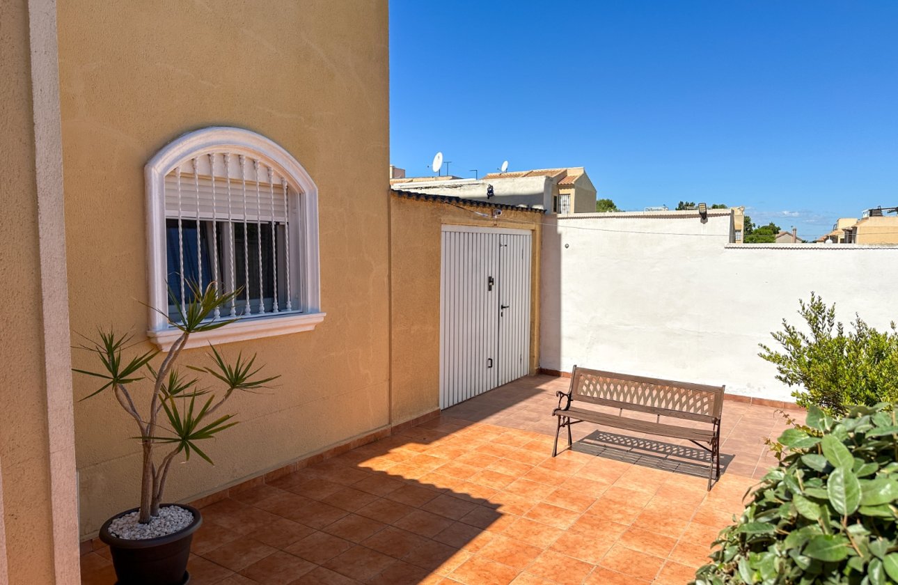 Resale - Villa -
Torrevieja - Costa Blanca