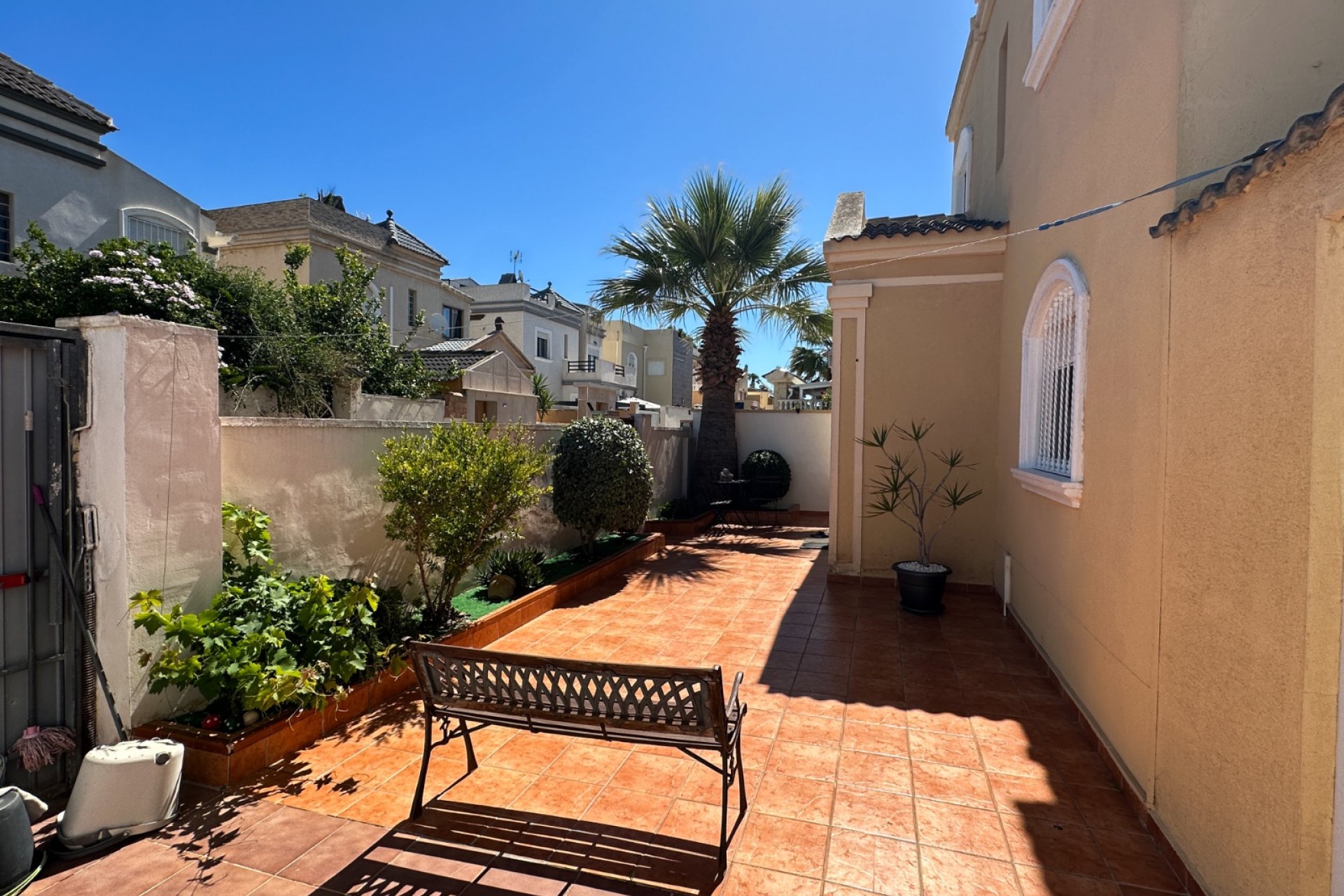 Resale - Villa -
Torrevieja - Costa Blanca