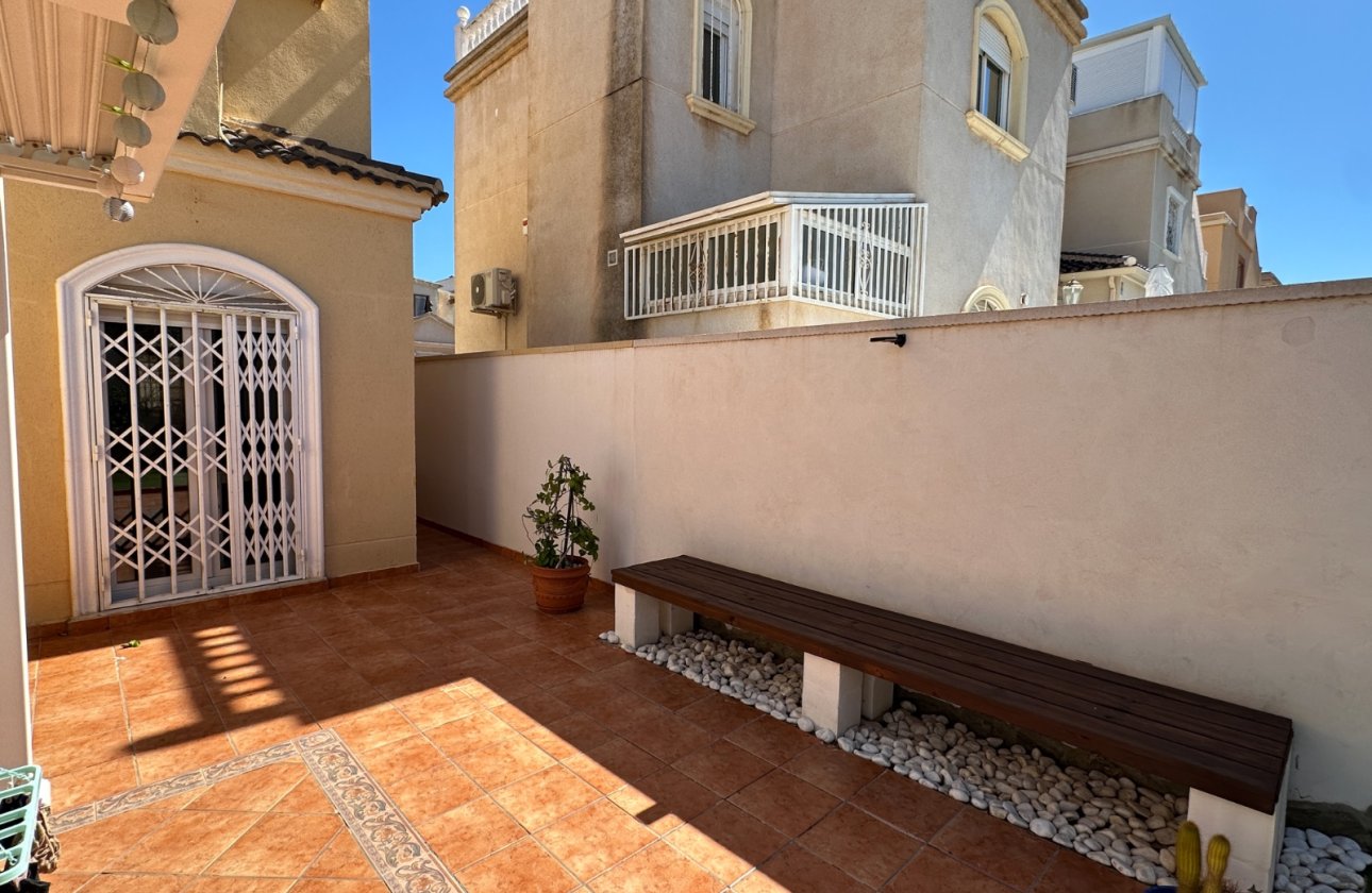 Resale - Villa -
Torrevieja - Costa Blanca