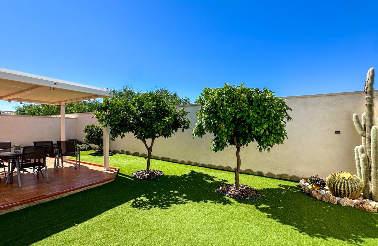 Resale - Villa -
Torrevieja - Costa Blanca