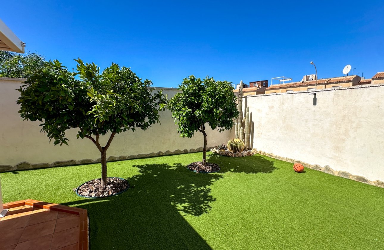 Resale - Villa -
Torrevieja - Costa Blanca