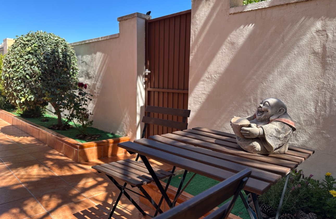 Resale - Villa -
Torrevieja - Costa Blanca