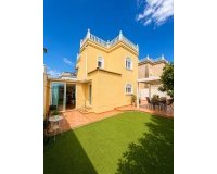 Resale - Villa -
Torrevieja - Costa Blanca