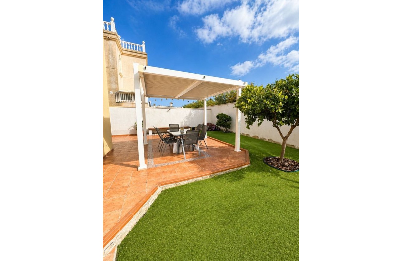 Resale - Villa -
Torrevieja - Costa Blanca