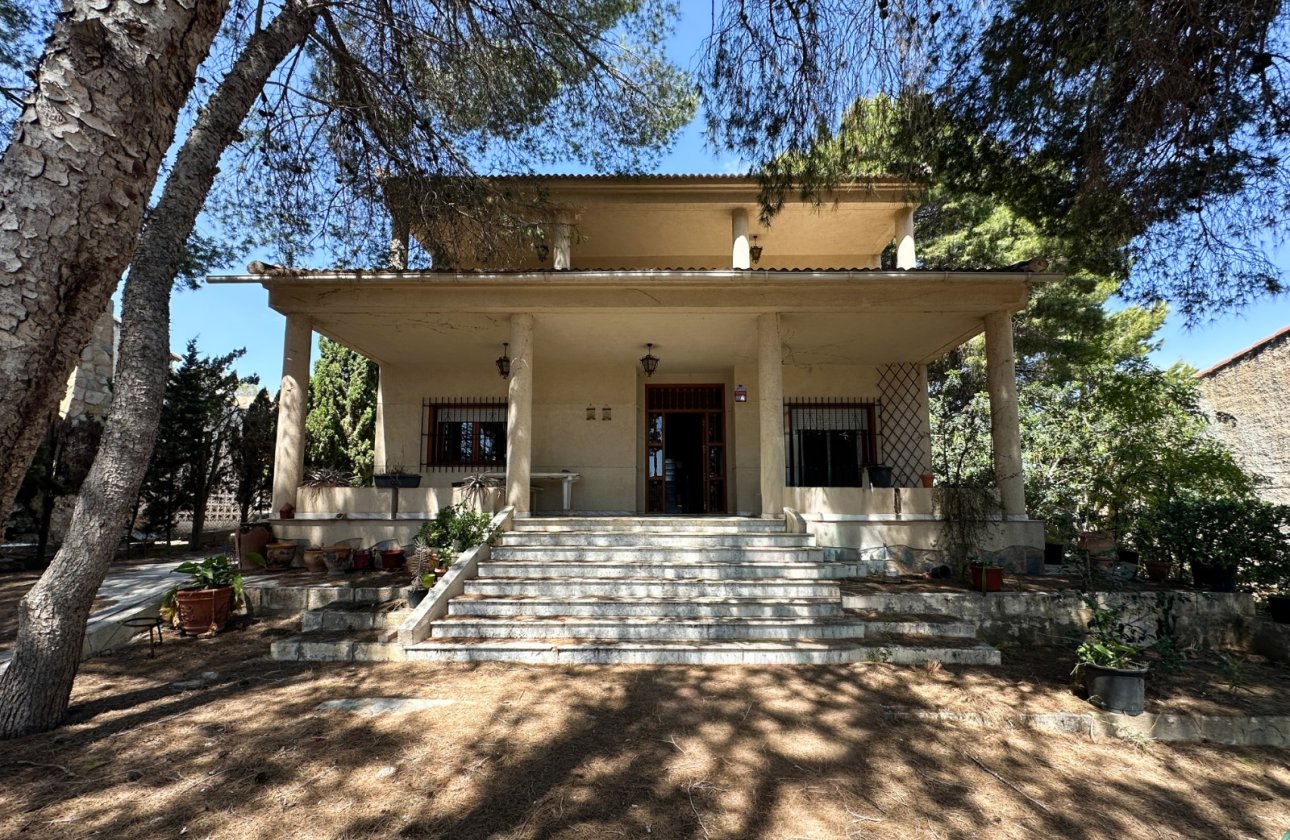 Resale - Villa -
Torrevieja - Costa Blanca