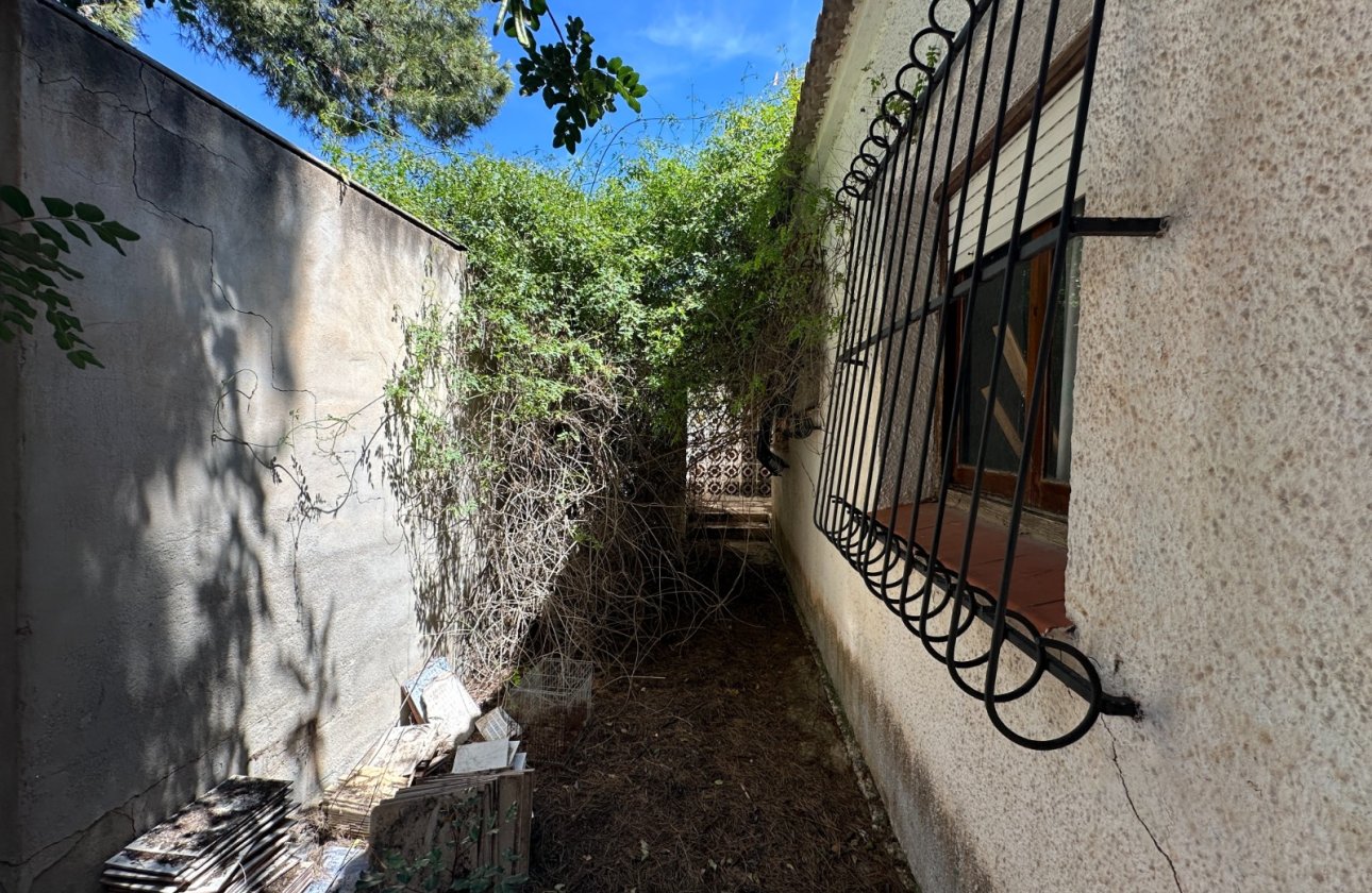 Resale - Villa -
Torrevieja - Costa Blanca