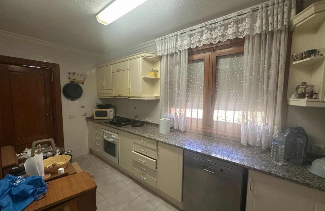 Resale - Villa -
Torrevieja - Costa Blanca