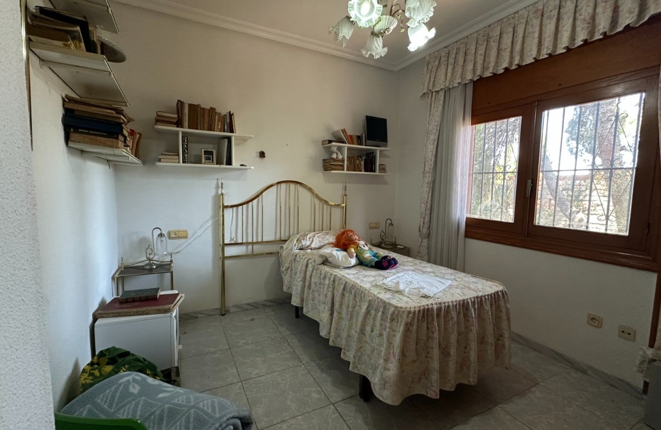 Resale - Villa -
Torrevieja - Costa Blanca