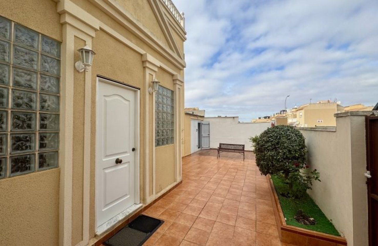 Resale - Villa -
Torrevieja - Costa Blanca