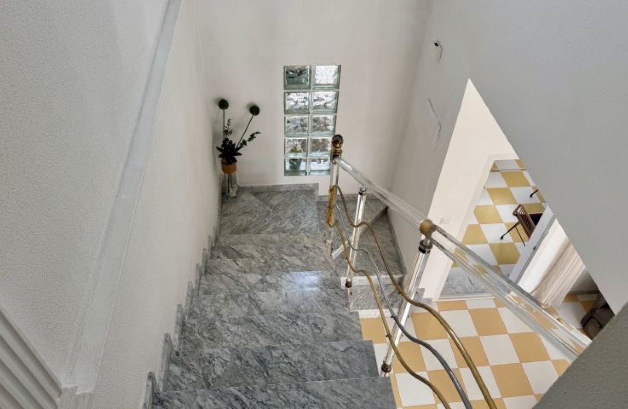 Resale - Villa -
Torrevieja - Costa Blanca