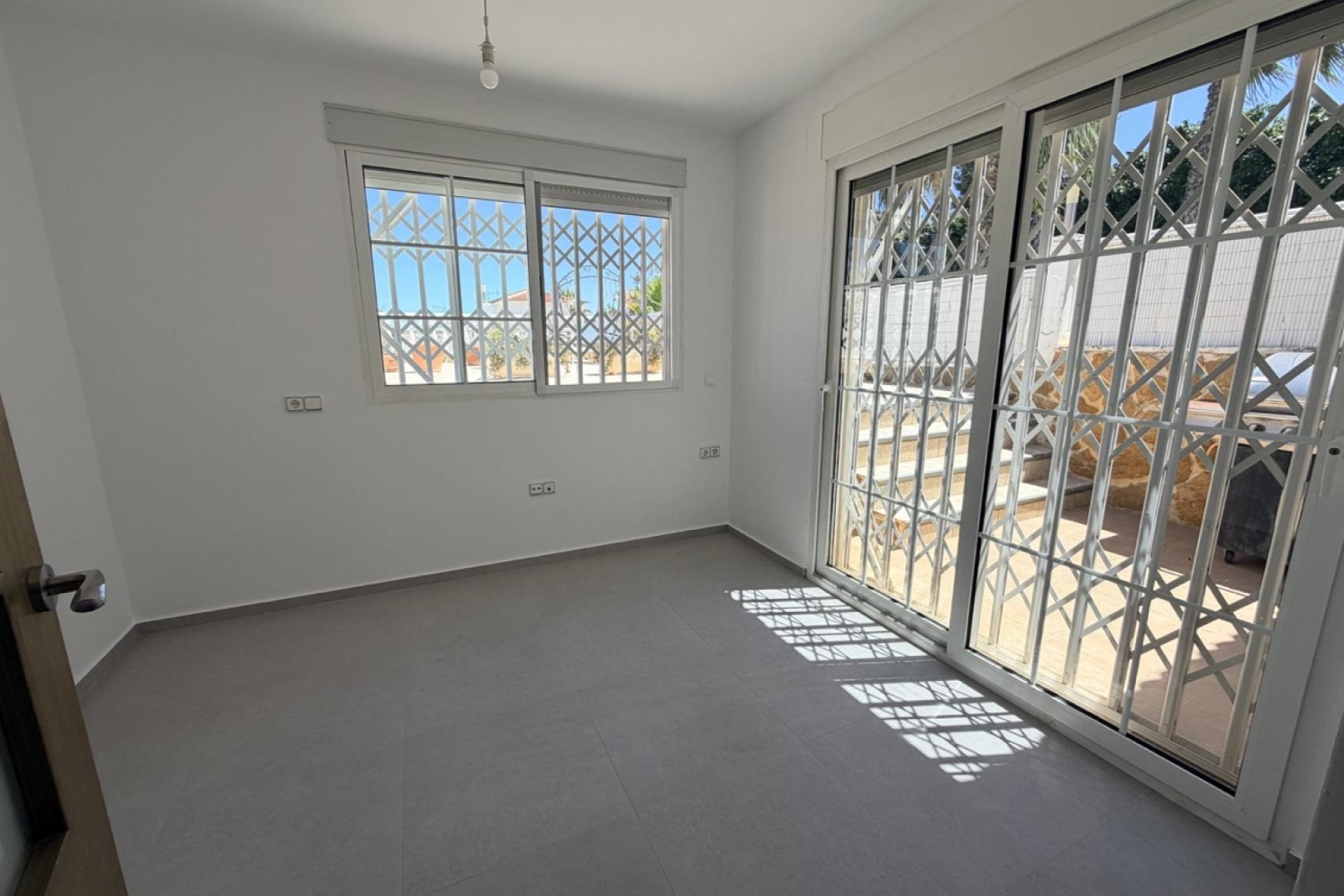 Resale - Villa -
Torrevieja - Costa Blanca