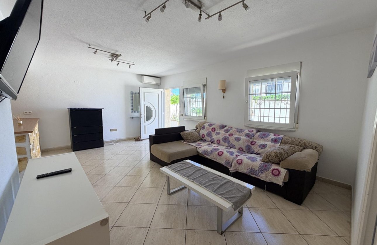 Resale - Villa -
Torrevieja - Costa Blanca